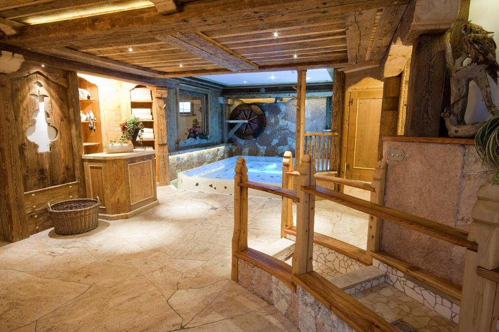 Wellness Hotel Dolomia Soraga Exteriör bild